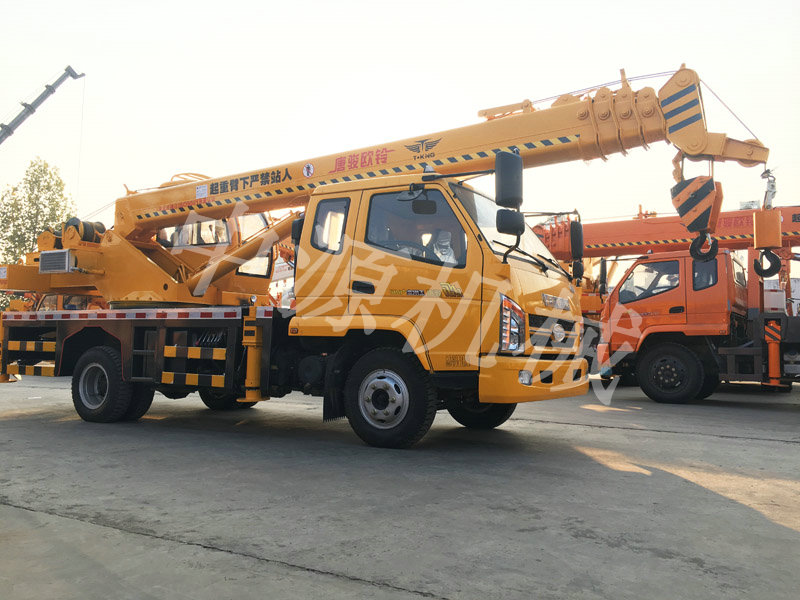 8噸汽車(chē)吊唐駿系列